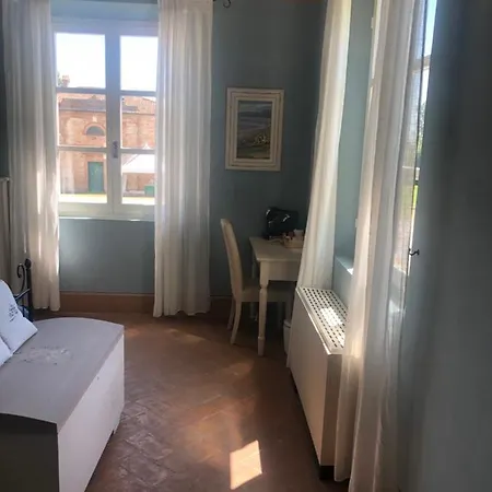 La Locanda Del Poeta Гостевой дом *